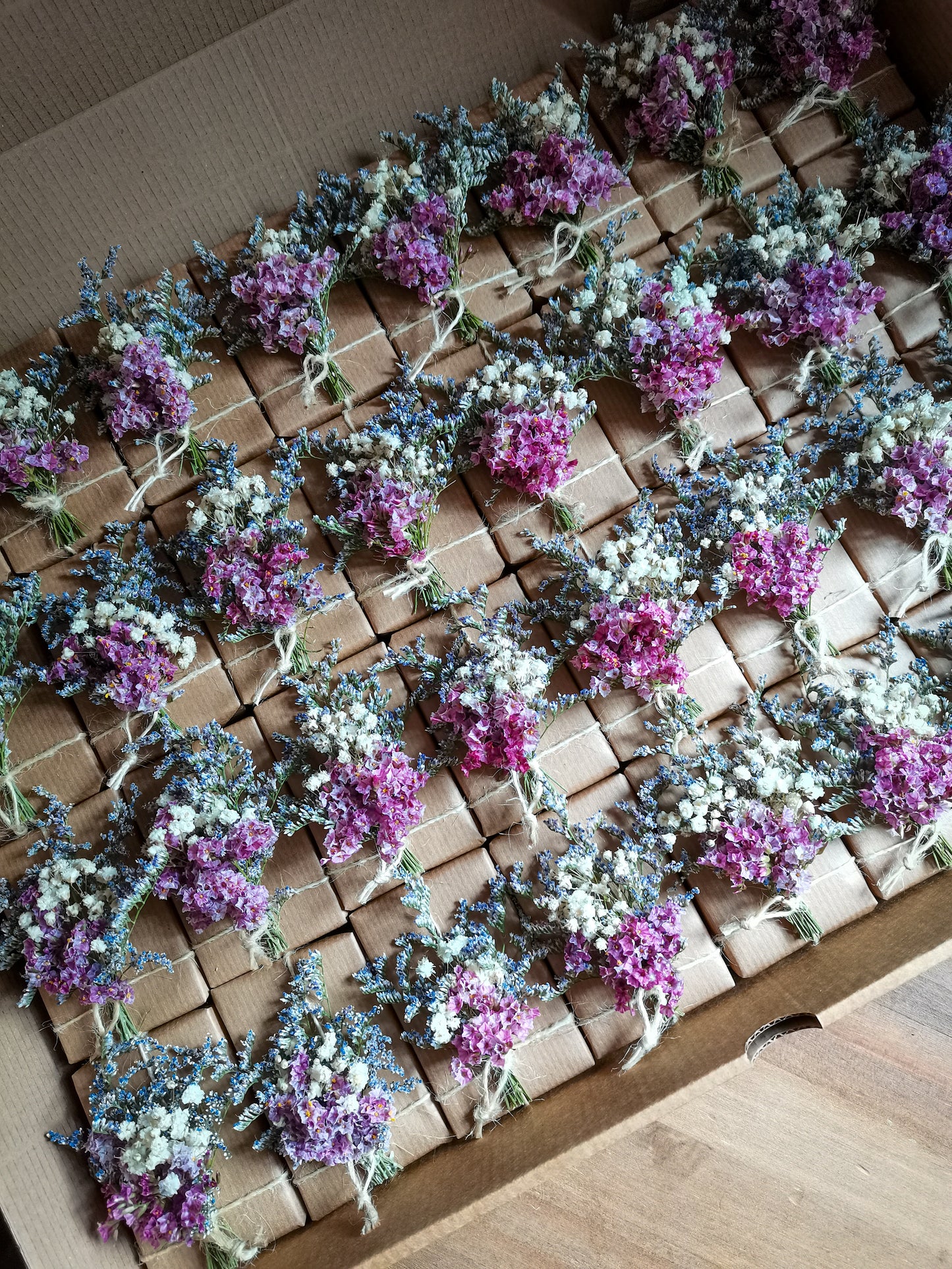 Jabones Naturales Artesanos con Flores – Detalles para Eventos