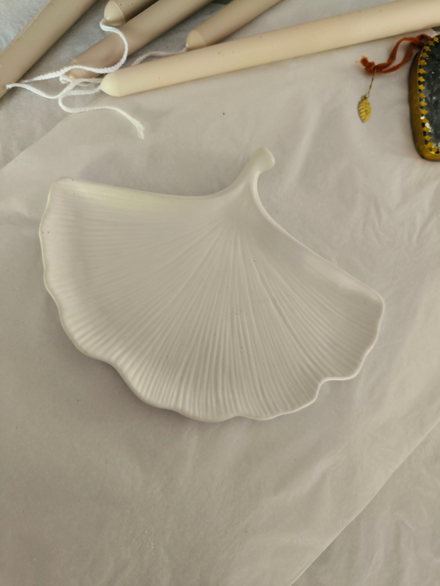 BANDEJA "GINKGO" - Cemento Blanco Artesanal