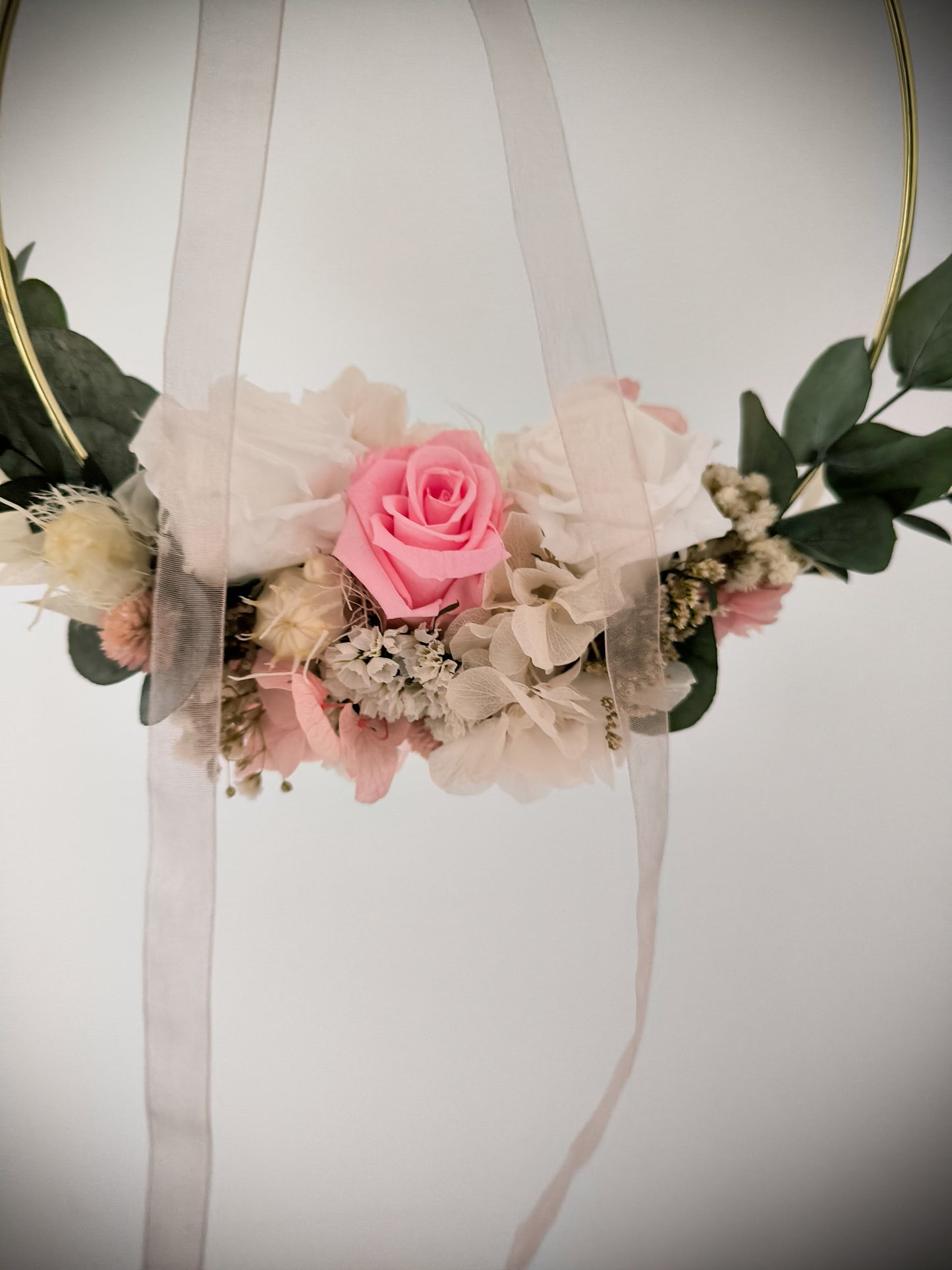 PORTA ALIANZAS CON ROSAS PRESERVADAS