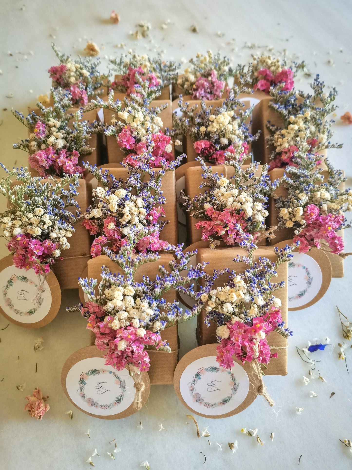 Jabones Naturales Artesanos con Flores – Detalles para Eventos