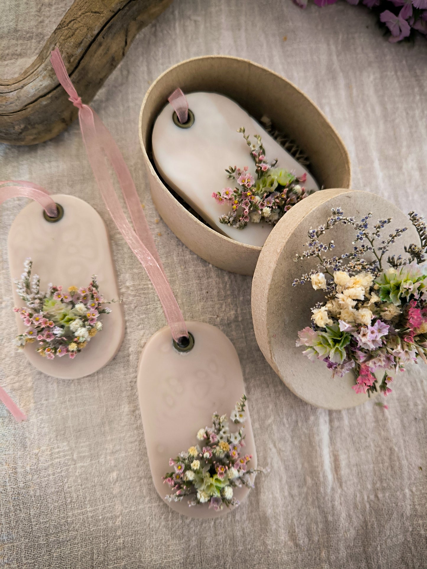 BARRA AROMÁTICA OVALADA + CAJA FLORAL