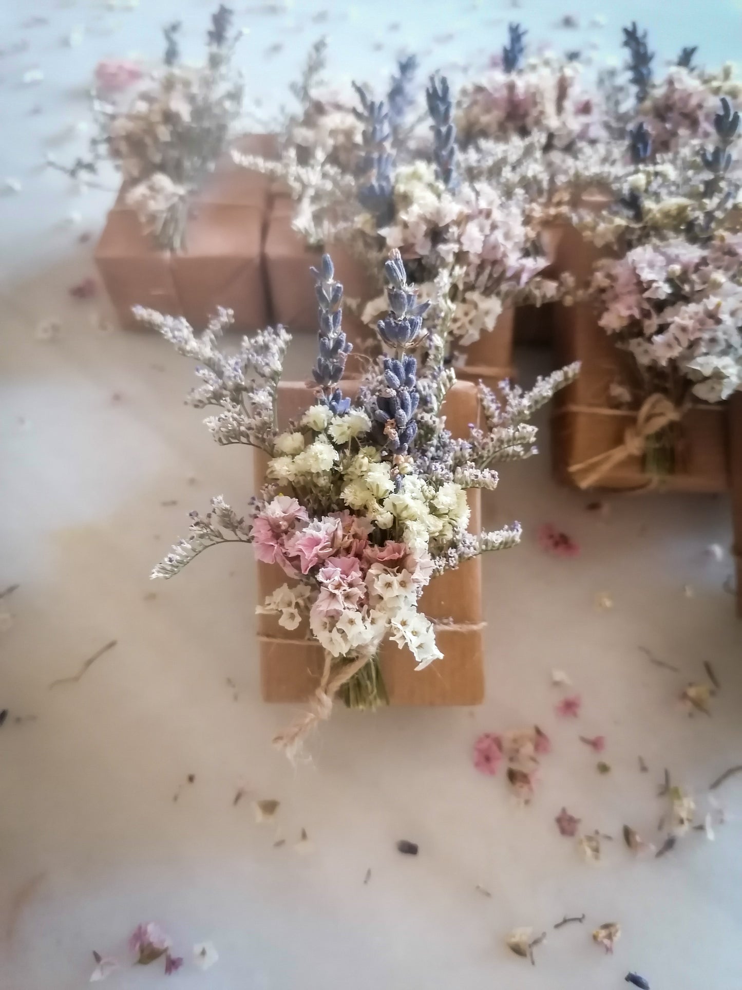 Jabones Naturales Artesanos con Flores – Detalles para Eventos
