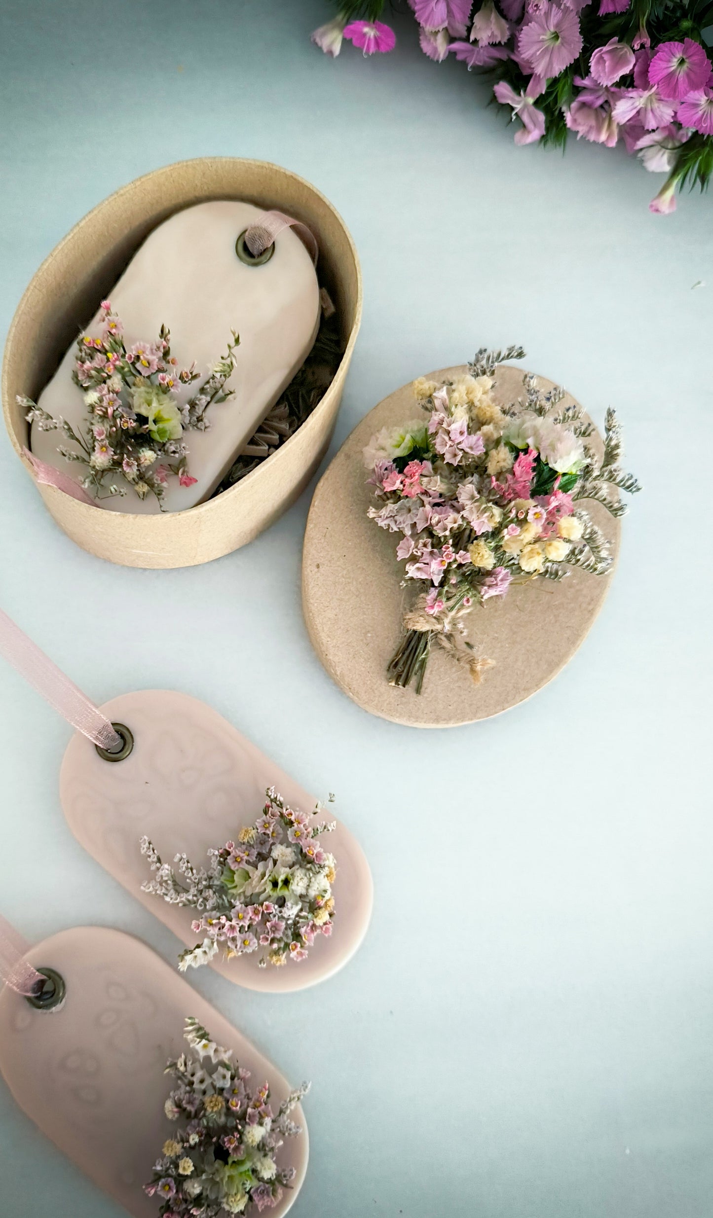 BARRA AROMÁTICA OVALADA + CAJA FLORAL