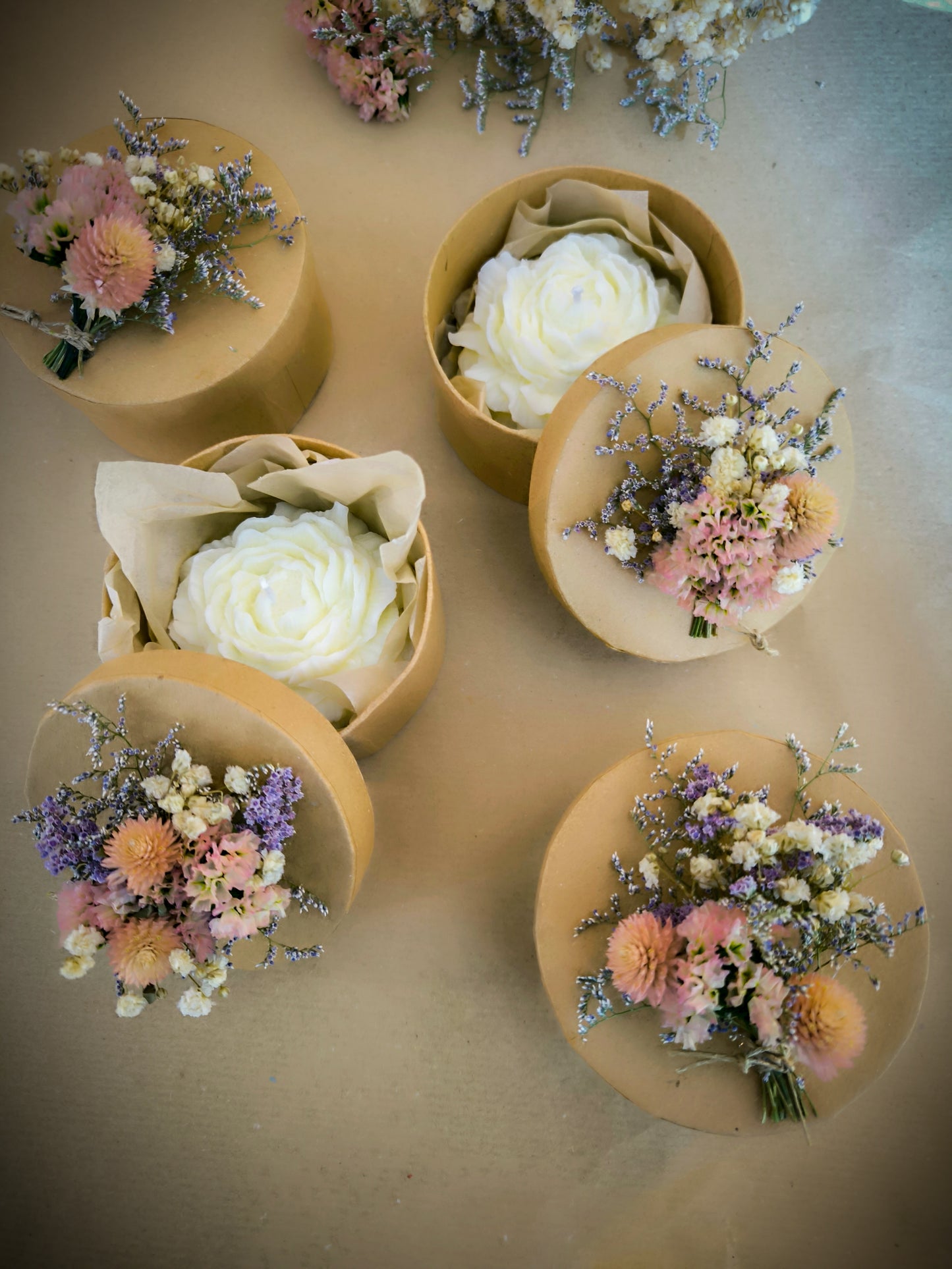 CAJA FLORAL - VELA PEONÍA AROMÁTICA