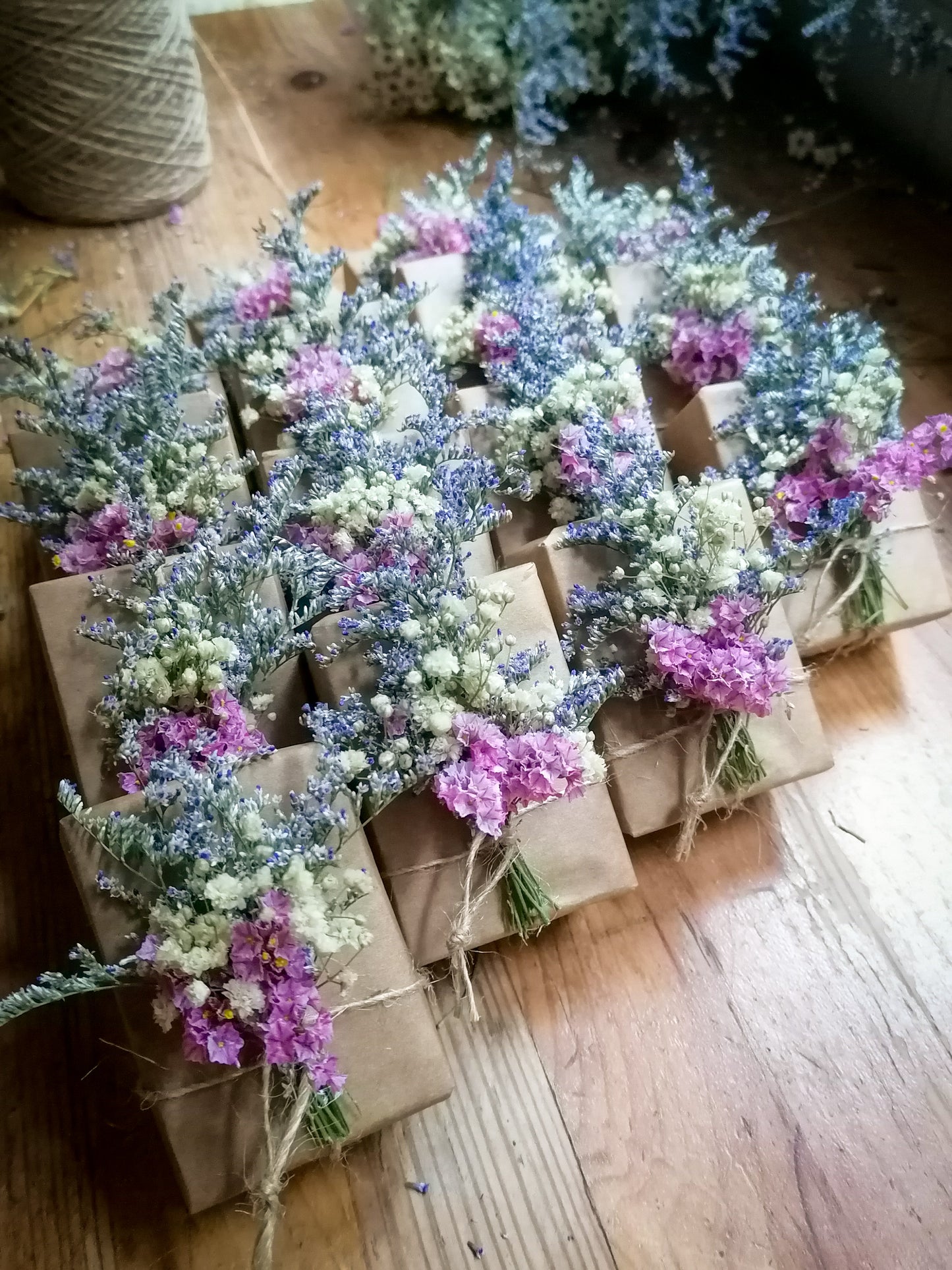 Jabones Naturales Artesanos con Flores – Detalles para Eventos
